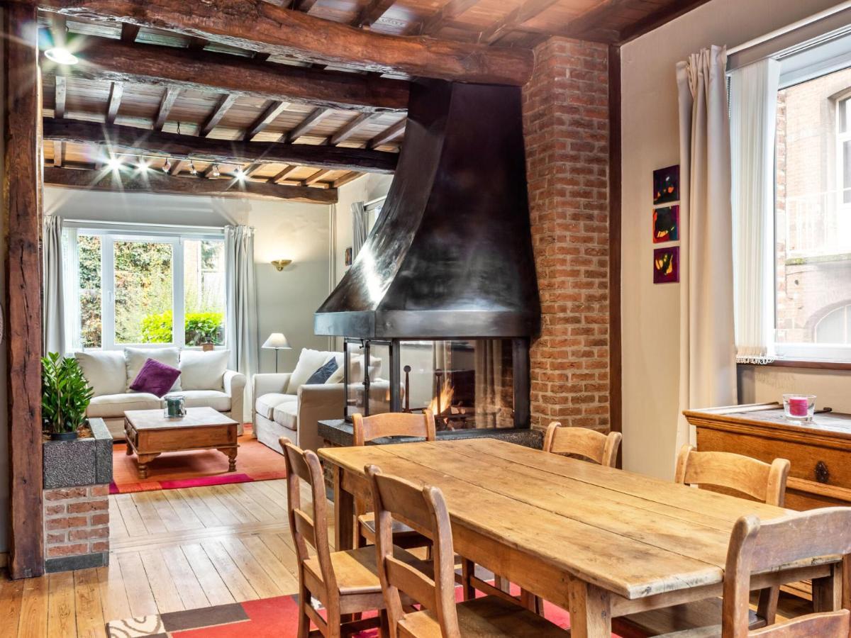 Stylish Apartment In Dinant Near The Maas Luaran gambar