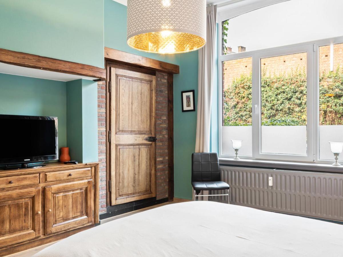 Stylish Apartment In Dinant Near The Maas Luaran gambar